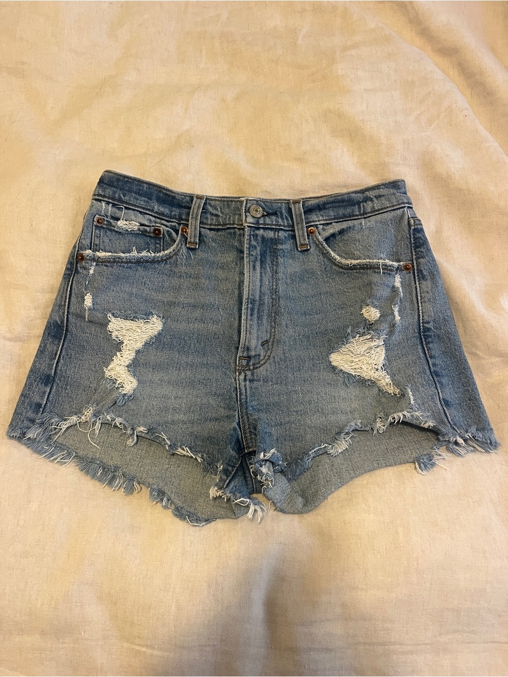 Abercrombie & Fitch Mom Shorts Distressed Medium Wash